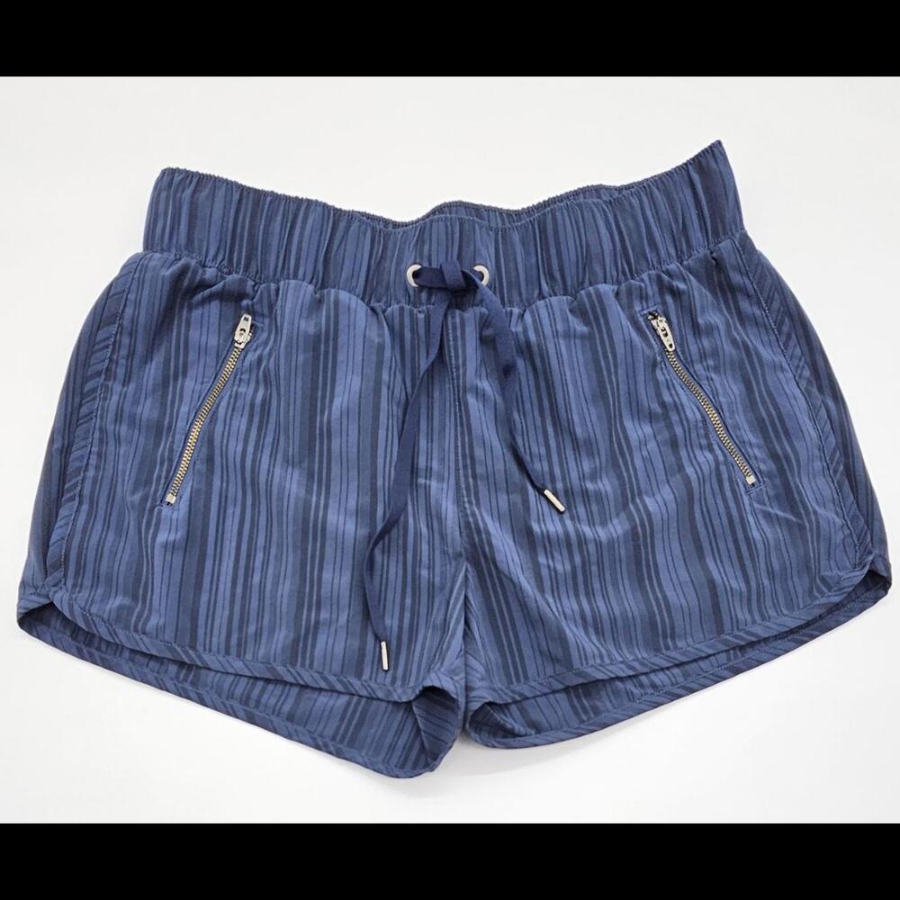 Athleta Ready Set Go Shorts Blue Striped Pockets Size Medium Women